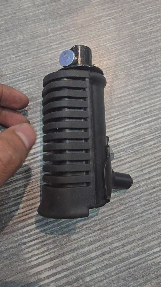 FRONT FOOTREST SPL BS6 EPDM (VIDEO)